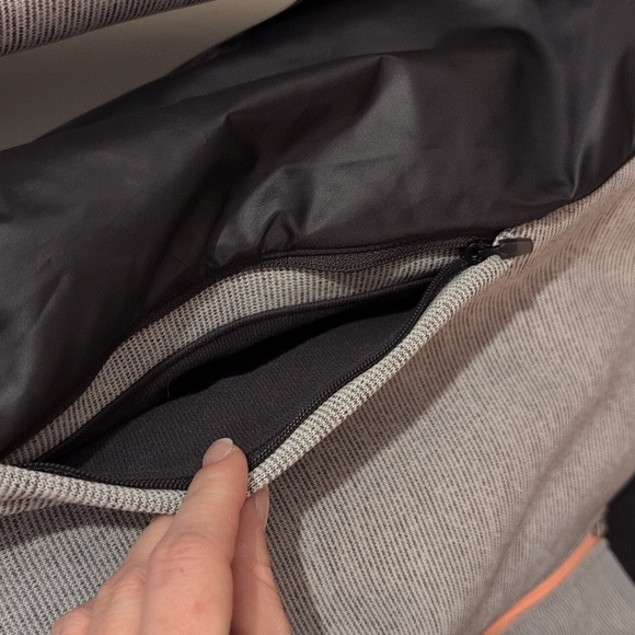NWOT Under Armour Gray and Black Hooded Jacket with Orange Zipper - Picture 4 of 7